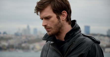 "Izgubio sam suprugu koja je bila predivna žena, dobra i brižna, zbog sedam godina starije ljubavnice...