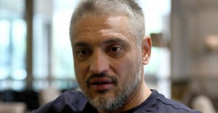 ČEDA JOVANOVIĆ OBJAVIO FOTOGRAFIJE IZ BOLNIČKOG KREVETA: Šta mu se ovo desilo? 