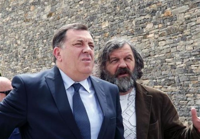Kusturica: "Imam samo želju da Dodiku pomognem"