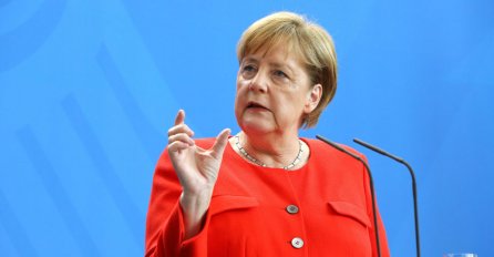 UDAVALA SE DVA PUTA: Evo kako izgleda MUŽ Angele Merkel,  tek kad čujete čime se bavi!
