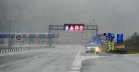 POTPUNI HAOS U HRVATSKOJ: Zbog olujnog vjetra zatvorena autocesta