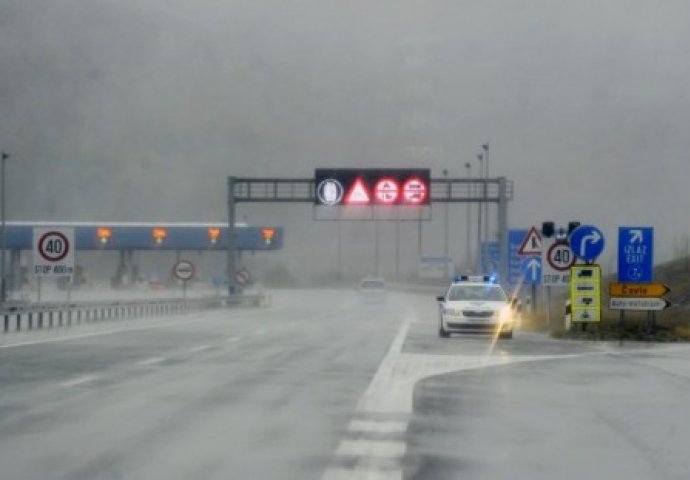 POTPUNI HAOS U HRVATSKOJ: Zbog olujnog vjetra zatvorena autocesta