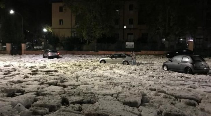 storm-rome-hailstones-flooding