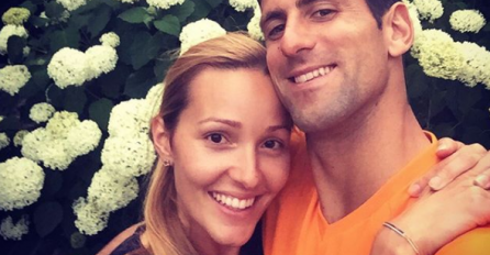 JELENA ĐOKOVIĆ SE POJAVILA NA SVADBI U NIKAD KRAĆOJ HALJINI: Ni Noletu nije bilo prijatno, A TEK KAD SU VIDJELI ŠTA JOJ JE NA GLAVI (FOTO)