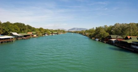 PORODICA IZ BELGIJE DOŠLA NA ADU BOJANU I ZATEKLA GOMILU SMEĆA: Ono što su uradili POSTIDJELO je sve CRNOGORCE 