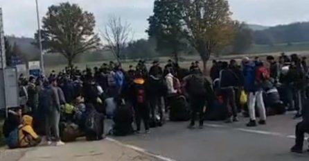POLICIJSKI HELIKOPTER NADLIJEĆE GRANIČKI PRELAZ, HRVATI DIŽU OGRADU: Stanje je haotično, SAMO SE ČEKA NAREĐENJE!