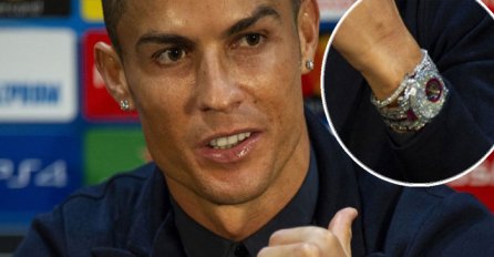 RONALDO SE KUPA U DIJAMANTIMA: Nećete vjerovati koliko vrijedi samo ovaj sat na fotografiji, PRIPREMITE ŠEĆER I VODU 