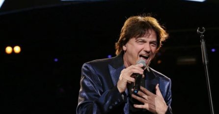 POJAVIO SE SINOĆ NA KONCERTU Zdravko Čolić ima rođenog brata, ali ga krije od  očiju javnosi: Zgodniji od brata  A EVO ČIME SE BAVI (FOTO)