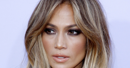 MILION LAJKOVA ZA DVA SATA: Jennifer Lopez se slikala u bikiniju i muškarce bacila u TRANS! (FOTO)