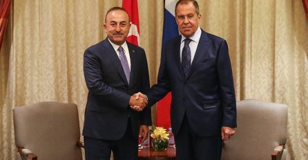Cavusoglu i Lavrov sastali se u Istanbulu uoči samita o Siriji