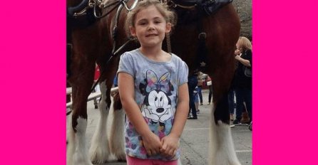 HTJELA JE DA JE RODITELJI SLIKAJU SA KONJEM: Nisu mogli vjerovati SVOJIM OČIMA kad su POGLEDALI FOTOGRAFIJU! 