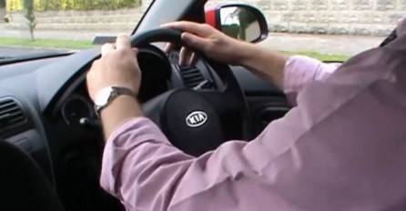 OVO NI ISKUSNI VOZAČI NE ZNAJU: Nikada ne okrećite volan u mjestu, evo zbog čega to nije dobro