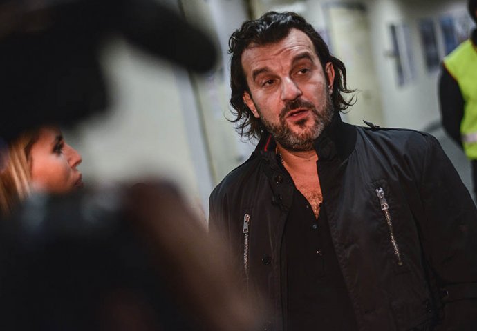 "KAKO GA NIJE STID": Aca Lukas poslao poruku ANI BEKUTI, a onda je ona objavila DA SVI VIDE ŠTA JOJ JE NAPISAO! (FOTO)