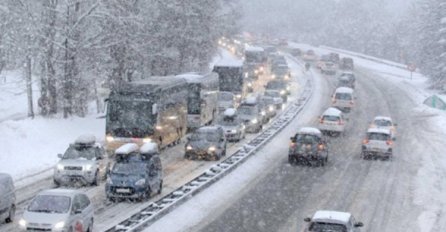 PALO 40 CENTIMETARA SNIJEGA, SVE SE ZABIJELILO: Haos na cestama, meteorolozi izdali UPOZORENJE 