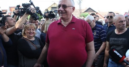 ŠEŠELJ DOŠAO KOD MARIĆA U EMISIJU I ZAPREPASTIO JAVNOST IZJAVOM: "Ja sam Bošnjak" (VIDEO)