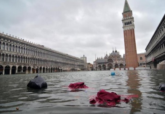 U nevremenu u Italiji poginulo osam osoba