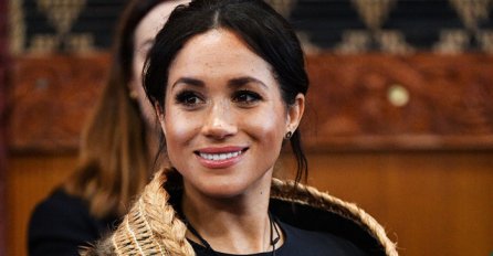 JAVNOST UŽASNUTA, SVI PRIČAJU O BOSIM STOPALIMA MEGHAN MARKLE: "Ljudi moji, šta je ovo?" (FOTO)