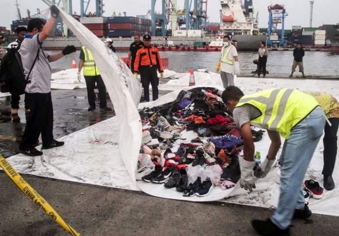 Stradao ronilac koji je tražio žrtve i ostatke aviona u Indoneziji