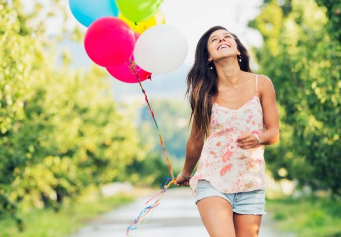 NISTE U VEZI, NE BRINITE! 8 top odluka slobodnih cura kojih se trebate pridržavati da bi bile sretne!