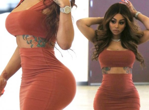 blac-chyna-flaunts-curves-during-photo-shoot-pp