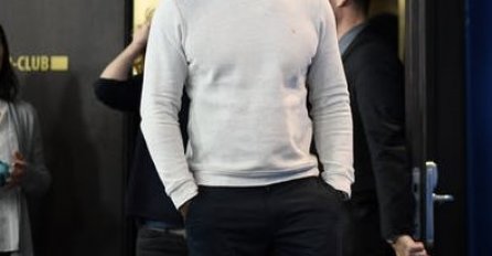 ZVANIČNO, ON JE NAJZGODNIJI MUŠKARAC U 2018. GODINI: Ima 46 godina, ŽENE GUBE GLAVU ZA NJIM (FOTO)