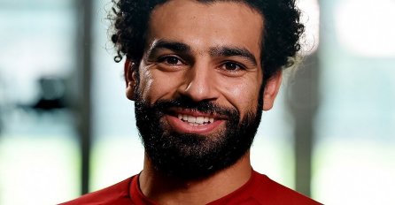 SALAH OBJAVIO OVU SLIKU, NAPALI GA ZAŠTO SLAVI BOŽIĆ KAD JE MUSLIMAN: A onda su ugledali ovaj KOMENTAR NOGOMETAŠA! 