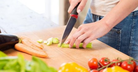 Muku mučite sa tupim noževima u kuhinji: Ali sa ovom metodom problem će nestati zauvijek!