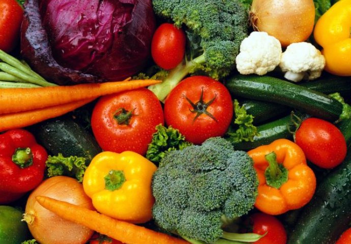 Evo kako da očistite voće i povrće od pesticida, sastojke već imate u kuhinji BIĆETE NAM ZAHVALNI