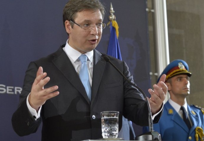 Vanredni sastanak Aleksandra Vučića sa šefovima vojske i policije zbog Kosova