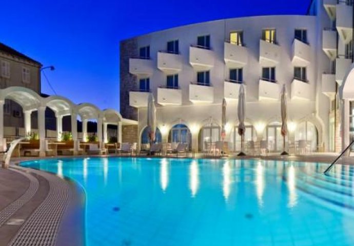 Nezaboravnu i romantičnu NOVOGODIŠNJU NOĆ provedite u predivnom Hotelu Korkyra!