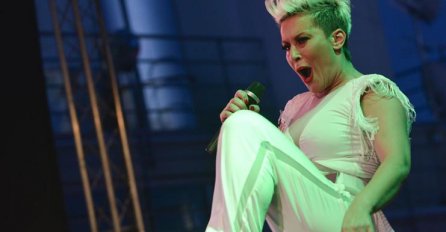 PJEVAČICA POKAZALA MUŽA, A BOLJE DA NIJE: Sve žene će joj pozavidjeti kada ga vide, a NIKO nije moga da ne primijeti OVO!