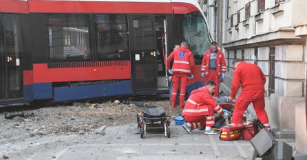 TRAMVAJ IZLETIO IZ ŠINA U BEOGRADU: Poginuo pješak, ima povrijeđenih