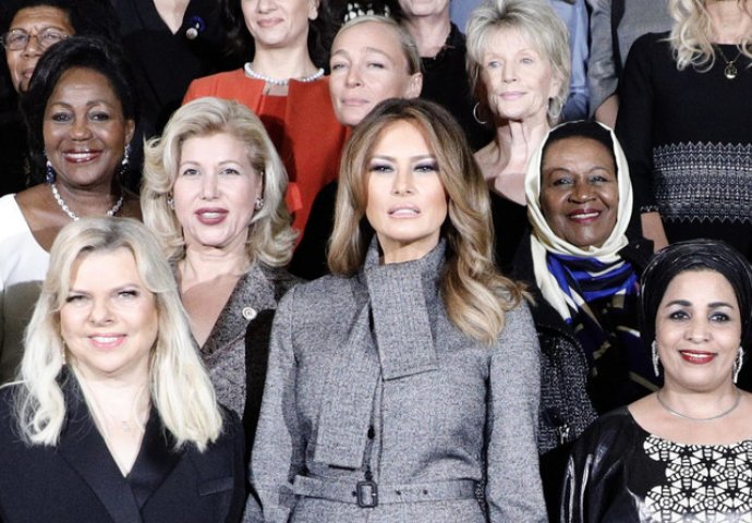 MACRON JOJ LJUBIO RUKU, A PUTIN OPČINJEN GLEDAO: A onda je zabilježen RIJEDAK PRIZOR, Melaniu nikad ovakvu NISMO VIDJELI! (FOTO)