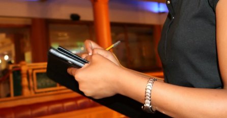 PRESELILA SE NA OSTRVO  I ZARAĐUJE ONOLIKO KOLIKO NA BALKANU ZARADE ZA ŠEST MJESECI: Ispovijest Srpkinje zapalila region 