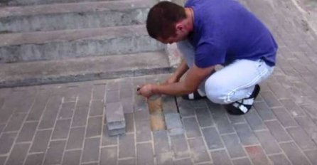 ČUO JE NEOBIČNE ZVUKOVE IZ PLOČNIKA: Kada je pomjerio cigle ZANIJEMIO JE! 