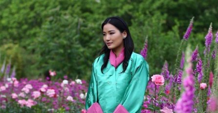 ONA JE NAJSKROMNIJA KRALJICA  I VLADA NAJSRETNIJOM ZEMLJOM NA SVIJETU: Oni šume ne sjeku, sami sebe izdržavaju! (FOTO)