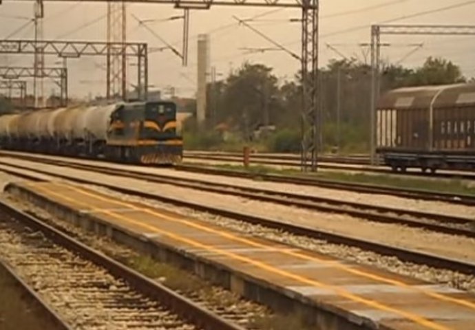 SRBIJA: Na željezničkoj stanici u Pančevu curi gorivo iz vagona, radnici EVAKUISANI