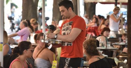 KONOBAR OTKRIO NARUDŽBE KAFE KOJE GA IZLUĐUJU: Da li i vi ovu naručujete?