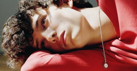 ON JE NAJZGODNIJI PRINC NA SVIJETU, O NJEGOVOJ LJEPOTI SVI PRIČAJU: Nema djevojku, a tek kad vidite KAKO ŽIVI (FOTO)