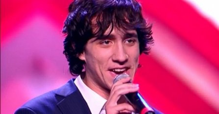 ODBAČEN JE JER PREVIŠE LIČI NA ZDRAVKA ČOLIĆA: Uhvaćen je na ulici kako pjeva za BAKŠIŠ, EVO KAKO SADA IZGLEDA (FOTO)