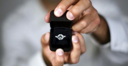 ''Planirao da zaprosim djevojku na njenom poslu''