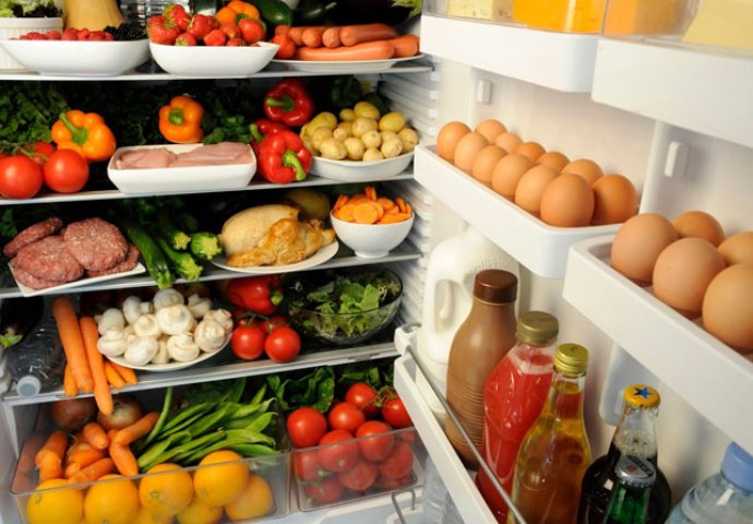 ČITAV ŽIVOT OVO RADITE POGREŠNO: Evo zašto paradajz ne smijete stavljati u  frižider