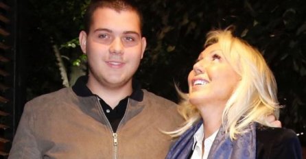 SVE ŽENE POLUDJELE ZA BRENINIM SINOM: POGLEDAJTE KAKO VIKOTR ZAVIJA SARMU, a OVO je sve iznenadilo (FOTO)