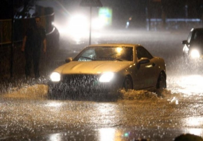 POTOP U HRVATSKOJ: Ceste pod vodom, veliki problemi u prometu
