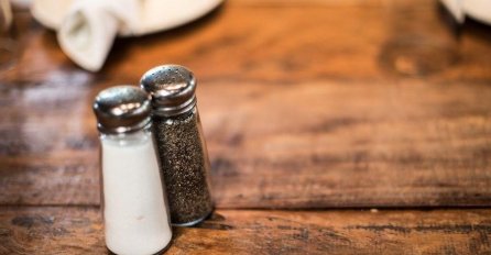 KORISTITE BIBER SA STOLA U RESTORANU? Niste ni svjesni kakve posljedice to može imati!