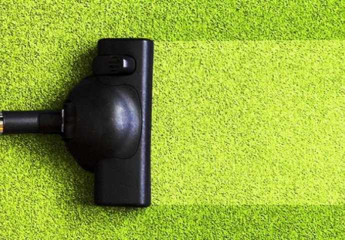 Ona je napravila PRIRODNI osvježivač za tepih: Evo kako ukloniti NEPRIJATNE mirise i očistiti ga da BLISTA kao NOV