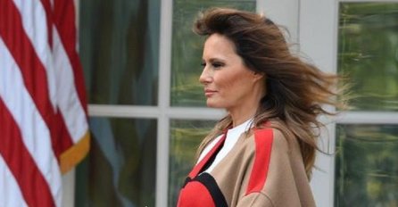 "ISTO ĆURKA": Melania obukla ovaj kaput pa izazvala haos na Internetu