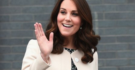 Svi se pitaju šta to Kate Middleton uvijek nosi sa sobom u torbici: Kad vidite šta se nalazi u njoj OSTAT ĆETE BEZ RIJEČI