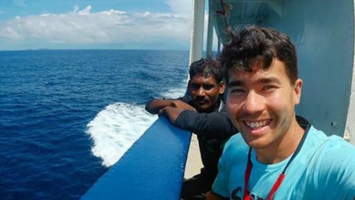 112118-arrows-tourist-1280x720