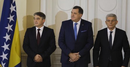 Komšić i Džaferović: Dodik prekršio zakon isticanjem zastave RS-a